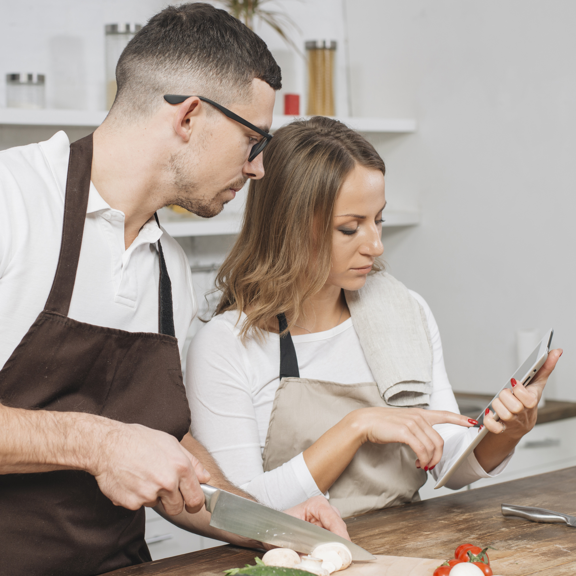 Chef instructing team